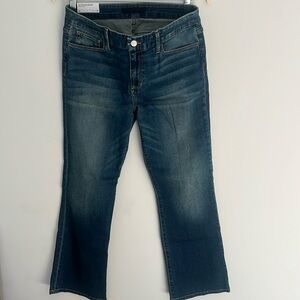 Stretchy bootcut jeans. Size 32